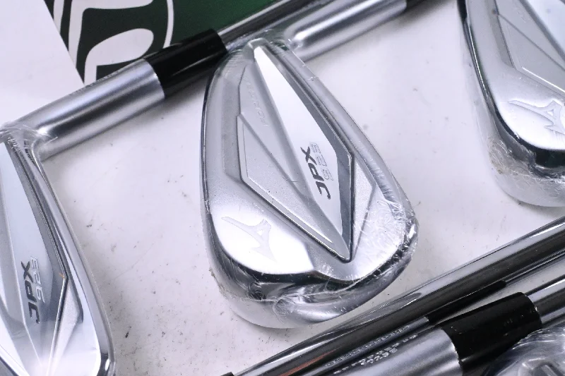 Mizuno JPX 923 Forged Irons / 4-PW / Regular Flex KBS S-Taper Lite 95 Shafts