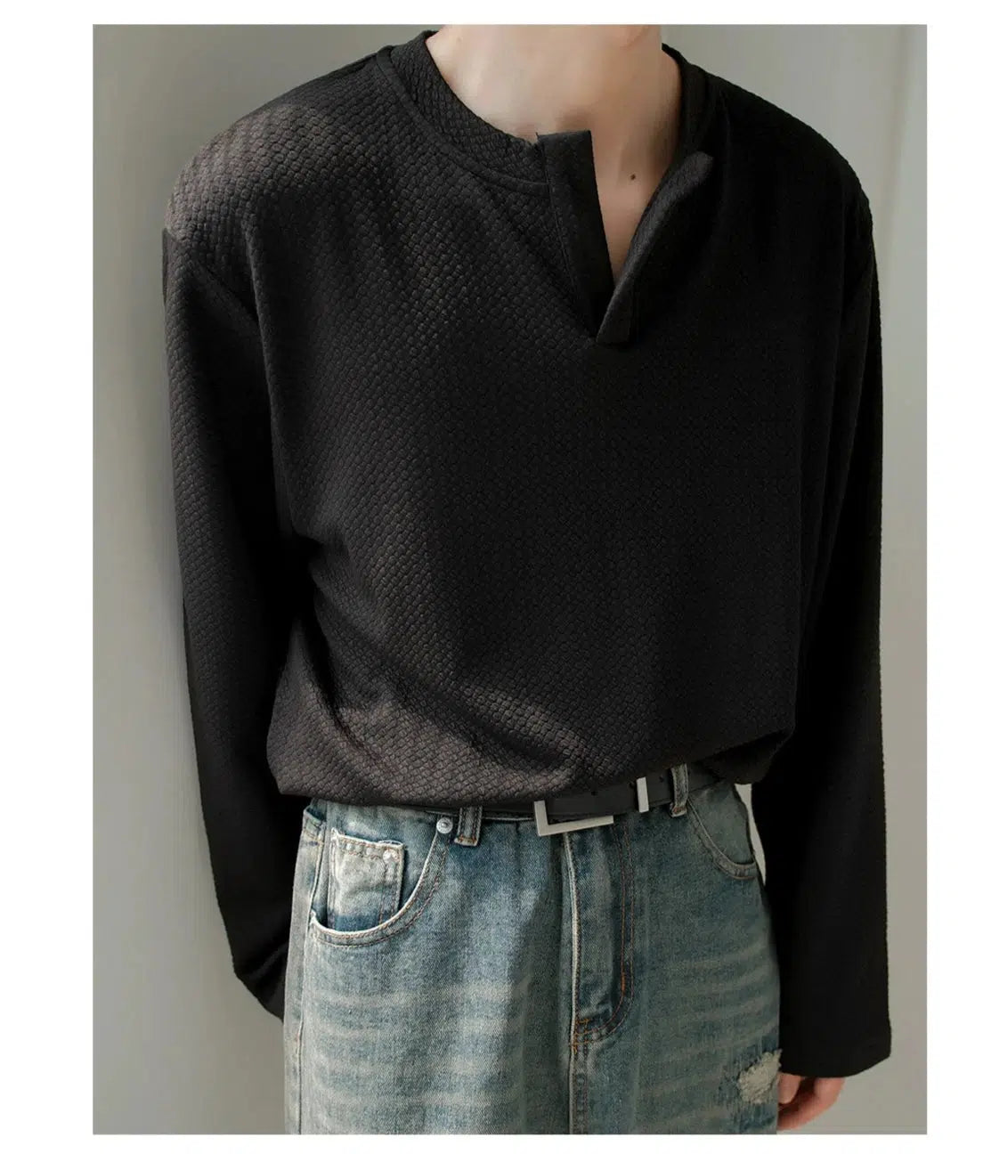 Textured V-neck Long Sleeve T-shirt