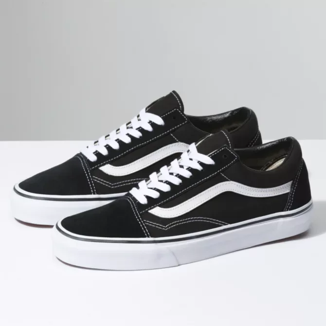 Vans Old Skool Sneakers in Black/White | VN000D3HY28